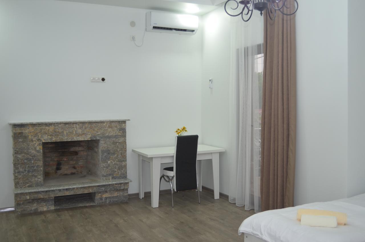 Lia Guest House Kobuleti Exteriör bild